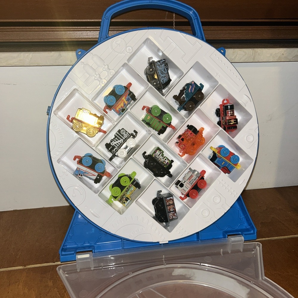Fisher-Price Thomas & Friends MINIS Train‎ Carry Case Golden Thomas & More A1